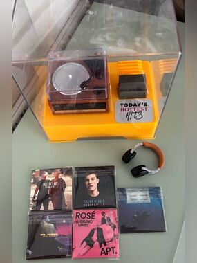 Mini brands vinyl set